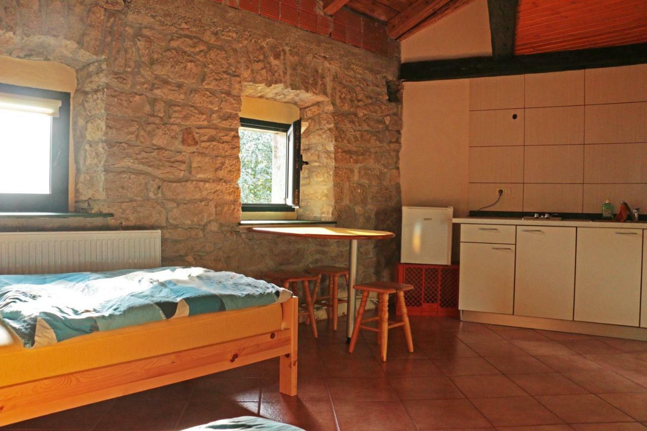 Stonehouse Apartment Нова Горица Екстериор снимка